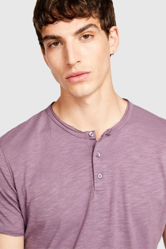 %100 Koton Slim Fit Düğme Detayli Slub T-Shirt Erkek Mor T-Shirt - 323A3YR7S1009