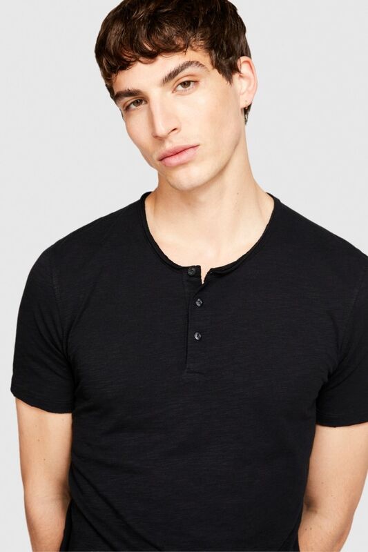 %100 Koton Slim Fit Düğme Detayli Slub T-Shirt Erkek Siyah T-Shirt - 323A3YR7S1009