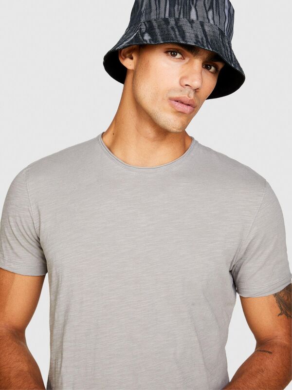 Sisley - %100 Koton Slim Fit Slub T-Shirt Erkek Siyah T-Shirt - 323A3YR7S101K