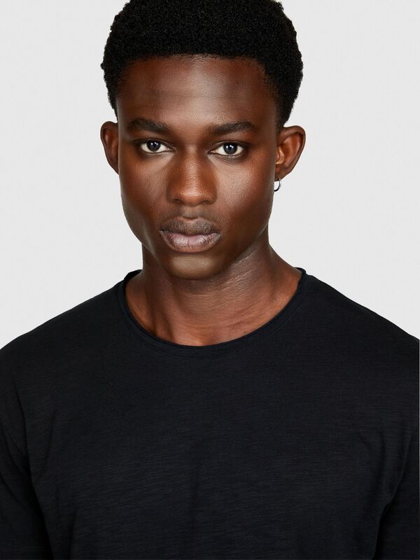 Sisley - %100 Koton Slim Fit Slub T-Shirt Erkek Siyah T-Shirt - 323A3YR7S101K