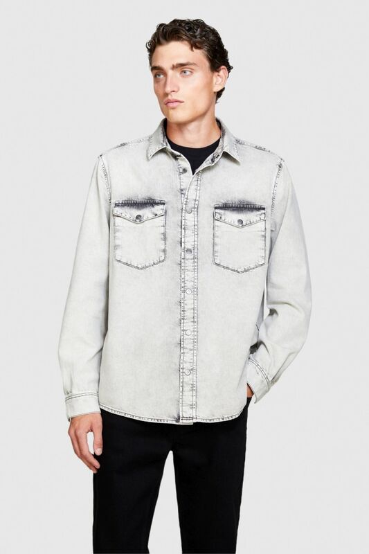 %100 Koton Vintage Görünümlü Denim Gömlek Erkek Lacivert Gömlek - 323A5TKYSQ039 %100 Koton Vintage Görünümlü Denim Gömlek Erkek Lacivert Gömlek - 323A5TKYSQ039