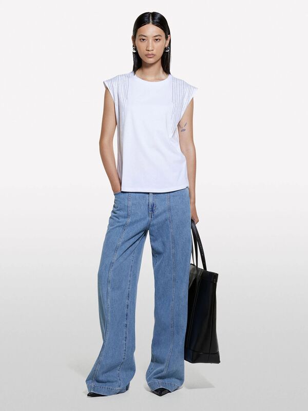 Sisley - %100 Pamuk Aplikeli Bisiklet Yaka Kolsuz Bluz Kadın Beyaz Bluz - 324A351SL106J