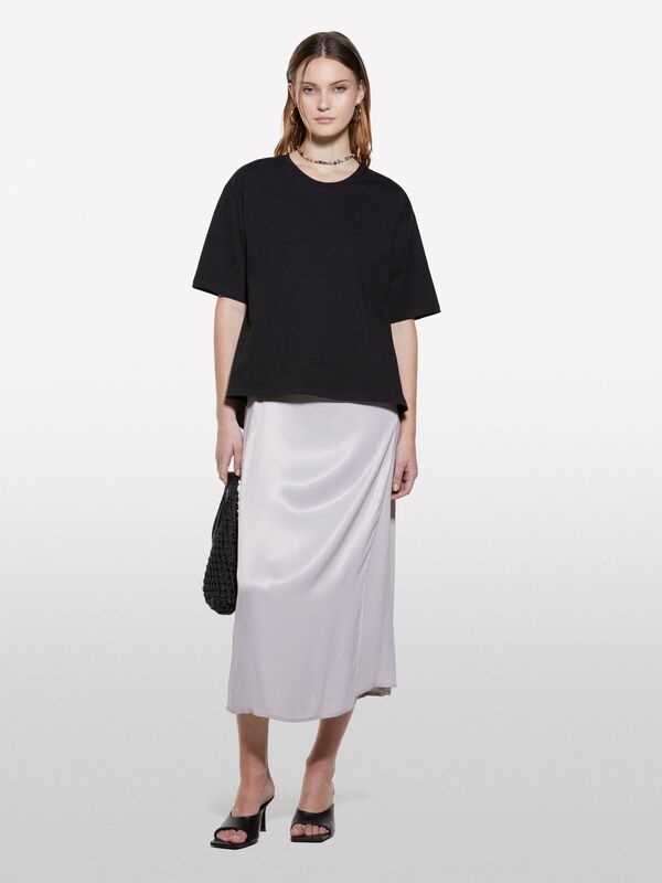 Sisley - %100 Pamuk Arkası Bağcıklı Bisiklet Yaka Regular Fit T-Shirt Kadın Siyah T-Shirt - 325P3F1QL107K