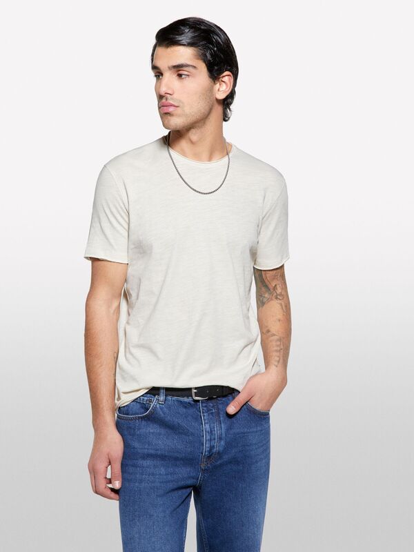 Sisley - %100 Pamuk Bisiklet Yaka Slim Fit Slub T-Shirt Erkek Bej T-Shirt - 325P3WF0S101K