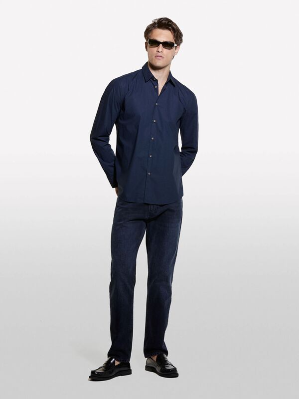 Sisley - %100 Pamuk Dar Kesim Klasik Yakalı Baskılı Gömlek Erkek Gece Mavisi Gömlek - 324A5WNKSQ03U