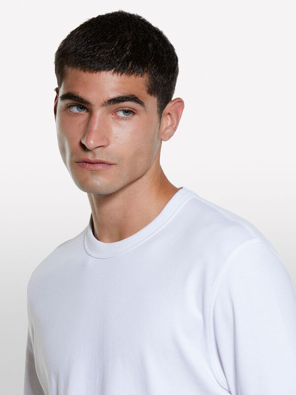 Sisley - %100 Pamuk Nervürlü Bisiklet Yaka T-Shirt Erkek Beyaz T-Shirt - 325A3YNVS104Q