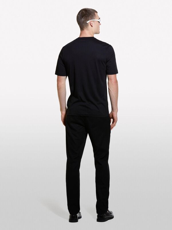 Sisley - %100 Pamuk Normal Kesim Bisiklet Yaka Baskılı T-Shirt Erkek Siyah T-Shirt - 324A3I1XS103W