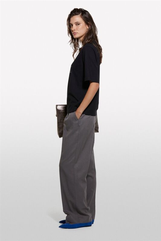 %100 Pamuk Önü Baskılı Kısa Kollu Bisiklet Yaka T-Shirt Kadın Siyah Baskılı T-Shirt - 324A3I1XL105P