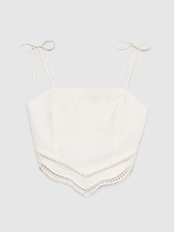 %100 Pamuk Önü Süsleme Detaylı Bağlamalı Askılı Üst Kadın Kırık Beyaz Gömlek - 324P5WDVLH014