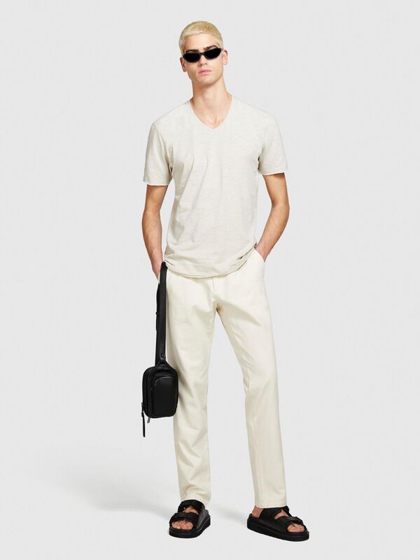 Sisley - %100 Pamuk V Yaka Slim Fit T-Shirt Erkek Bej T-Shirt - 324P3WF0S4001