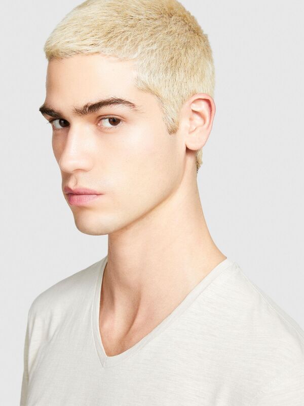 %100 Pamuk V Yaka Slim Fit T-Shirt Erkek Bej T-Shirt - 324P3WF0S4001