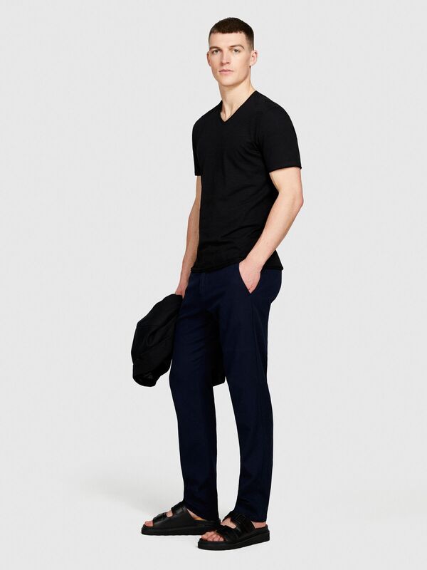 %100 Pamuk V Yaka Slim Fit T-Shirt Erkek Siyah T-Shirt - 324P3WF0S4001