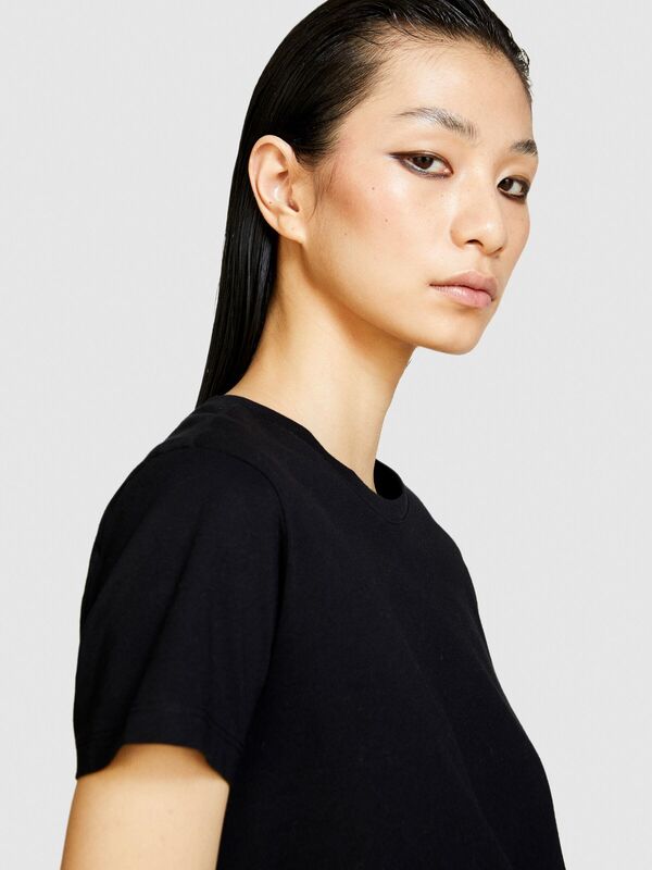 %100 Pamuk Yuvarlak Yakalı T-Shirt Kadın Siyah T-Shirt - 324P3I1XL101S