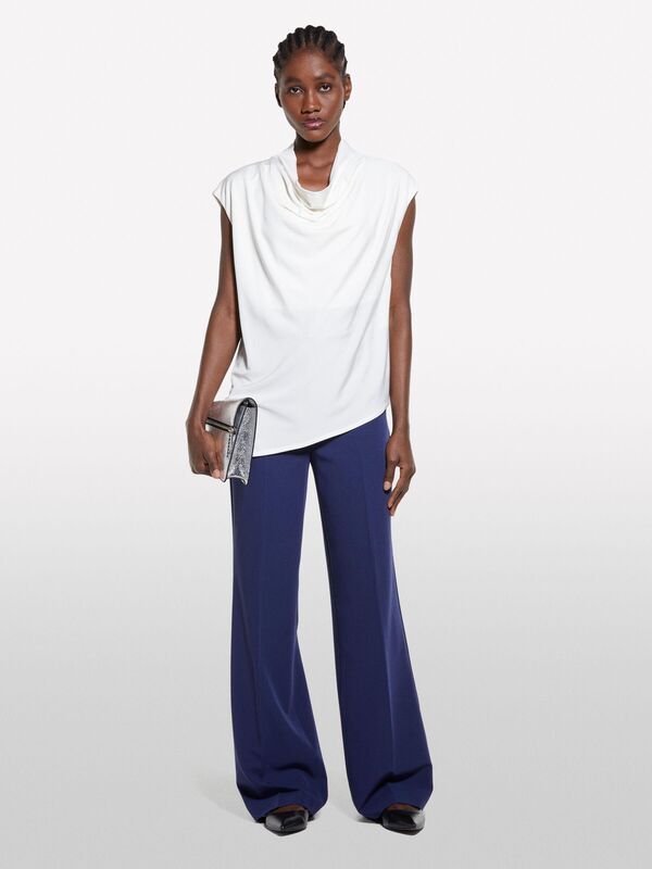 Sisley - %100 Viskoz Asimetrik Dökümlü Yaka Kolsuz Üst Kadın Bej Bluz - 325P5FNTLQ08P