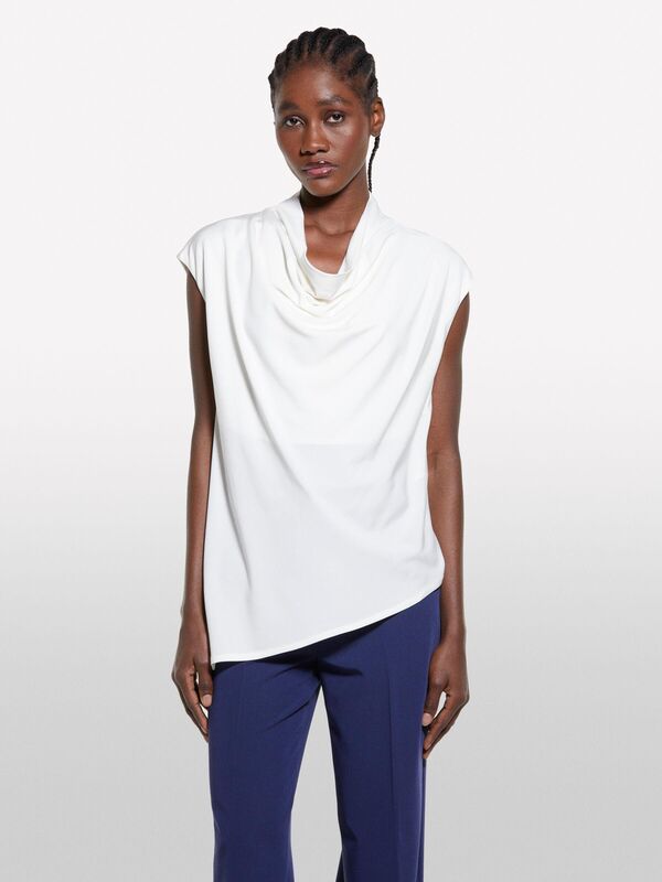 %100 Viskoz Asimetrik Dökümlü Yaka Kolsuz Üst Kadın Bej Bluz - 325P5FNTLQ08P