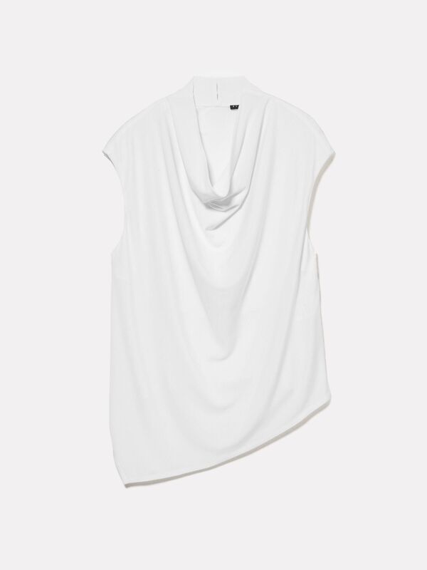 %100 Viskoz Asimetrik Dökümlü Yaka Kolsuz Üst Kadın Bej Bluz - 325P5FNTLQ08P