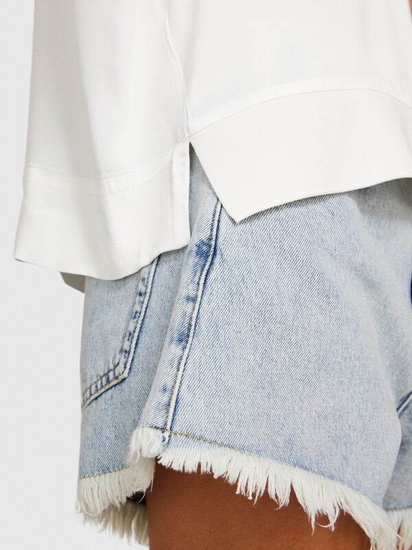 %100 Viskoz Etek Ucu Ribanalı Yırtmaçlı Geniş Yaka Bluz Kadın Beyaz Bluz - 324P52BZLQ075