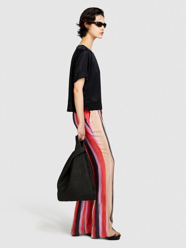 %100 Viskoz Etek Ucu Ribanalı Yırtmaçlı Geniş Yaka Bluz Kadın Siyah Bluz - 324P52BZLQ075