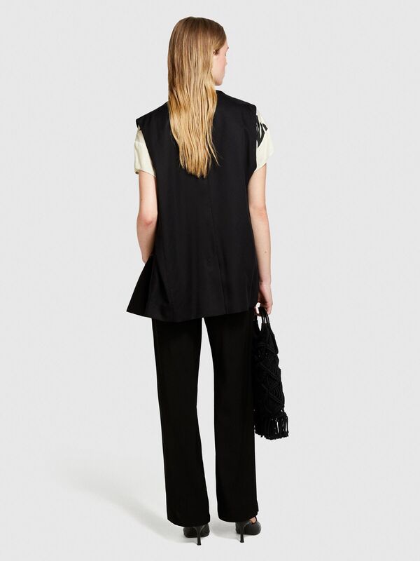 Sisley - %100 VİSKOZ ÖNÜ PİLELİ GENİŞ PAÇA PANTOLON Kadın Siyah Pantolon - 324P49NMLF057