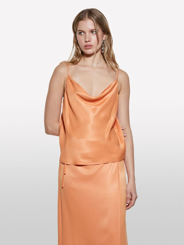 Sisley - %100 Viskoz Saten Degaje Yaka Askılı Üst Kadın Turuncu Bluz - 325P52BZLH01N