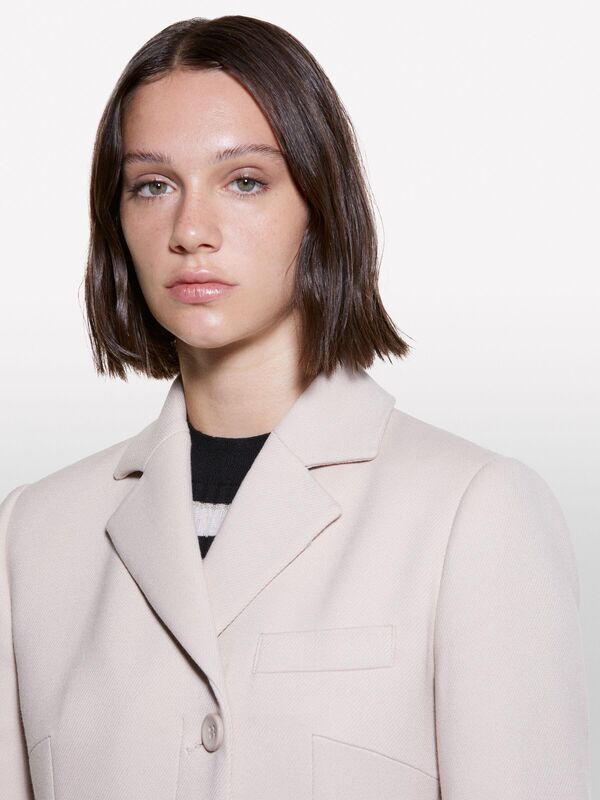 Astarlı Düğmeli Kapaklı Cep Tasarımı Erkek Yaka Kaban Kadın Pudra Kaban - 324A22GWLN04G