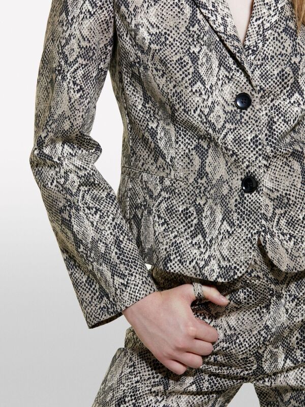 Biyeli Cepli Düğmeli Dar Kesim Klapa Yaka Ceket Kadın Gri Desenli Ceket - 324A2ZJSLW02E
