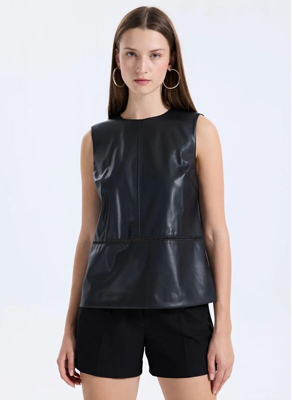 Deri Görünümlü Regular Fit Bisiklet Yaka Kolsuz Bluz Kadın Siyah Bluz - 325A54UKLQ09V