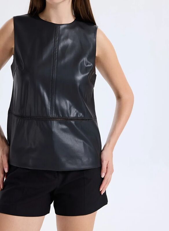 Deri Görünümlü Regular Fit Bisiklet Yaka Kolsuz Bluz Kadın Siyah Bluz - 325A54UKLQ09V