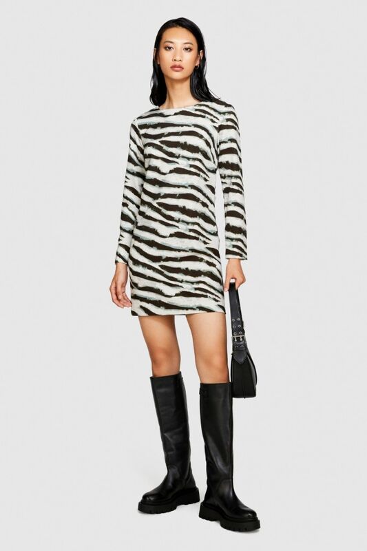 Desenli Arkası V Yaka Uzun Kollu Elbise Kadın Beyaz T-Shirt - 323A4KHJLV04T