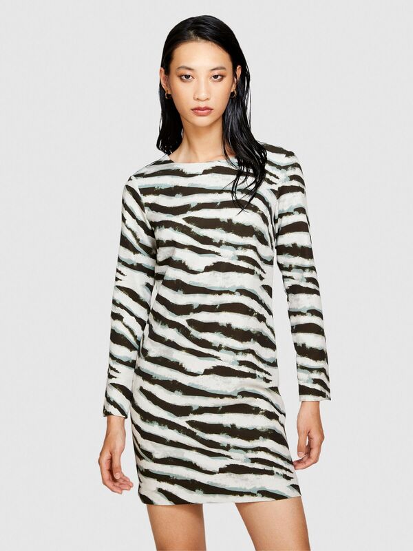 Desenli Arkası V Yaka Uzun Kollu Elbise Kadın Beyaz T-Shirt - 323A4KHJLV04T