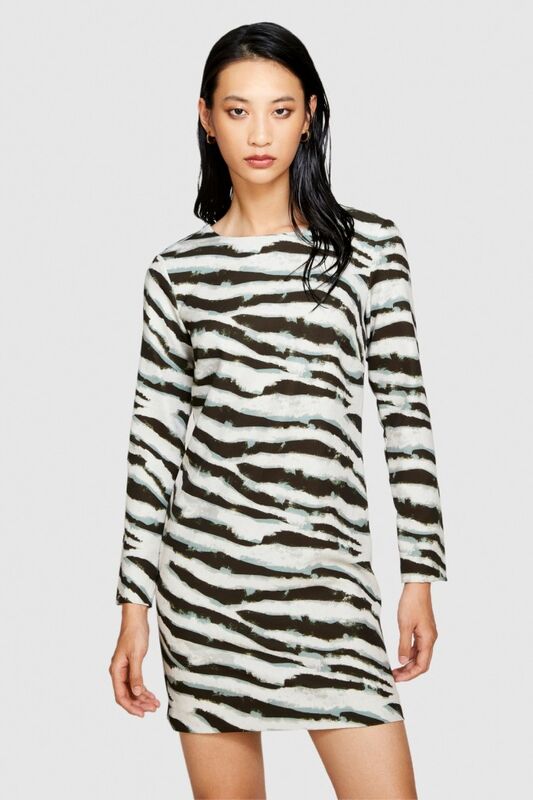 Desenli Arkası V Yaka Uzun Kollu Elbise Kadın Beyaz T-Shirt - 323A4KHJLV04T