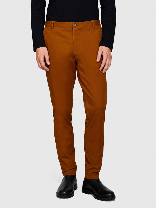Sisley - Esnek Slim Fit Chino Pantolon Erkek Kahverengi T-Shirt - 323A4JGCSF03E