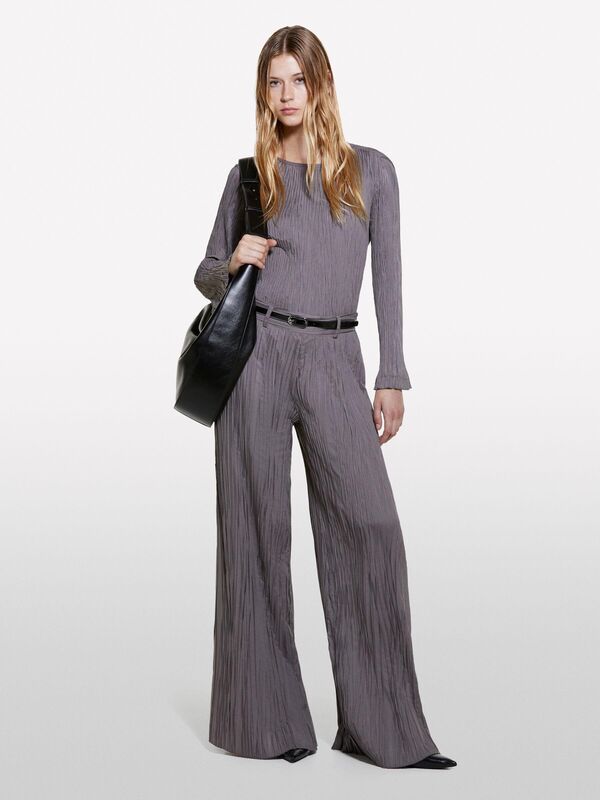 Sisley - Etek Ucu Kloş Detaylı Uzun Kollu Yuvarlak Yaka Bluz Kadın Füme Bluz - 324A5IWWLQ07D