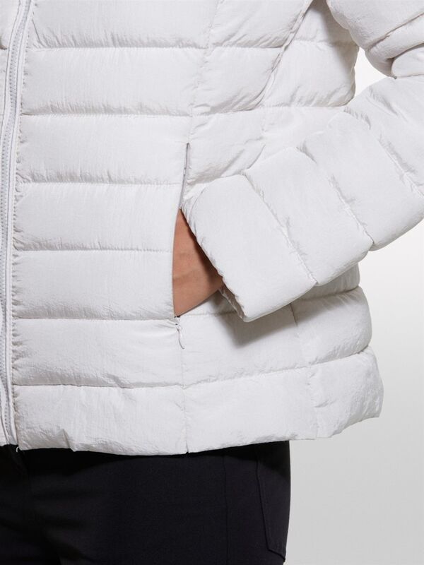 Fermuar Kapamalı Yanları Cepli Büzgülü Kapüşonlu Şişme Mont Kadın Bej Mont - 324A2OEALN04C