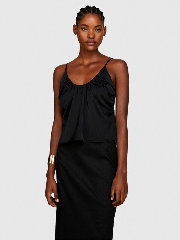 İnce Askılı Derin Büzgü Yakalı Üst Kadın Siyah Bluz - 324P51MGLH016