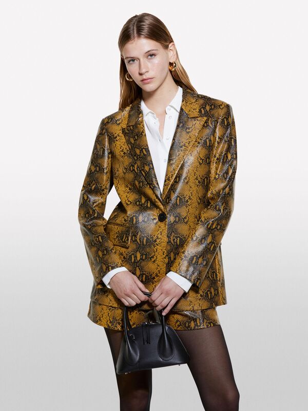 Kapaklı Cepli Tek Düğmeli Baskılı Vegan Deri Ceket Kadın Siyah Mix Ceket - 324A2S6VLW029