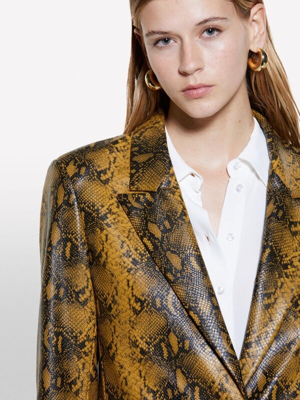 Kapaklı Cepli Tek Düğmeli Baskılı Vegan Deri Ceket Kadın Siyah Mix Ceket - 324A2S6VLW029