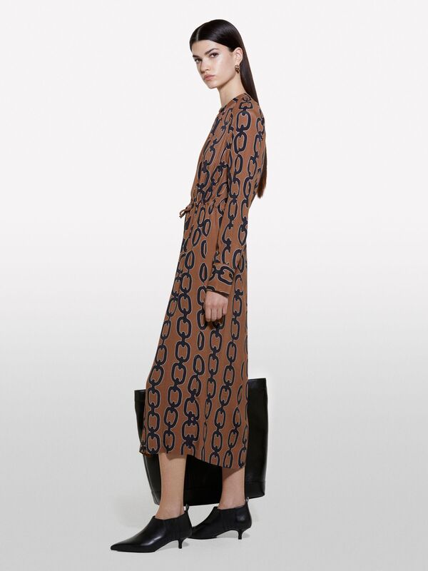 Sisley - Kdn_%100 Viskoz Tamamı Baskılı Yırtmaçlı Uzun Gömlek Elbise Kadın Kahverengi Mix Gömlek - 324A45ADLV06C