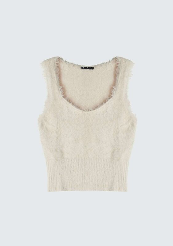 Sisley - Kdn_Viskoz Karışımlı Dar Kesim Derin V Yaka Askılı Üst Kadın Şampanya Bluz - 324A19VBMH00E