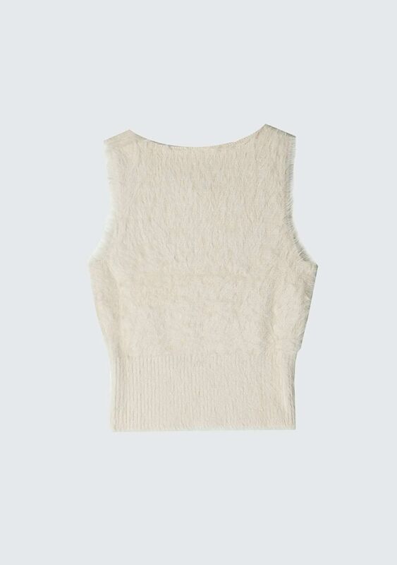 Kdn_Viskoz Karışımlı Dar Kesim Derin V Yaka Askılı Üst Kadın Şampanya Bluz - 324A19VBMH00E