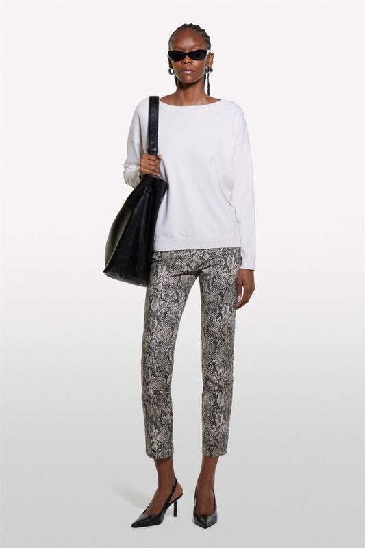 Kdn_Viskoz Karışımlı Normal Kesim Düz Kayık Yaka Kazak Kadın Bej Kazak - 324A17Q3M103J