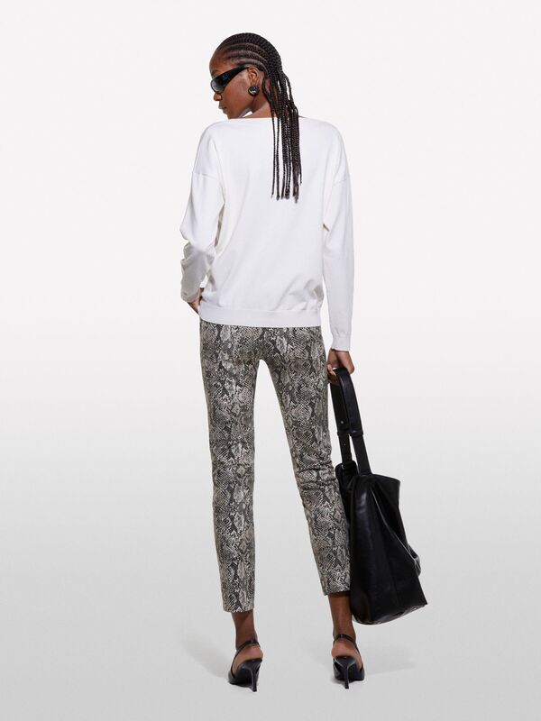 Sisley - Kdn_Viskoz Karışımlı Normal Kesim Düz Kayık Yaka Kazak Kadın Bej Kazak - 324A17Q3M103J