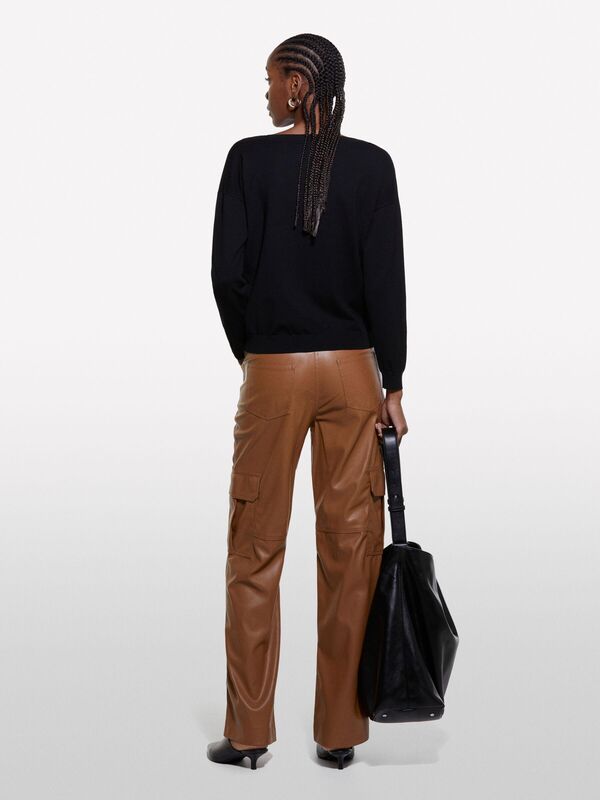 Kdn_Viskoz Karışımlı Normal Kesim Düz Kayık Yaka Kazak Kadın Siyah Kazak - 324A17Q3M103J