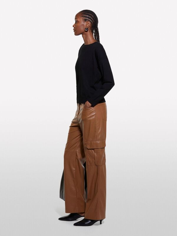 Kdn_Viskoz Karışımlı Normal Kesim Düz Kayık Yaka Kazak Kadın Siyah Kazak - 324A17Q3M103J