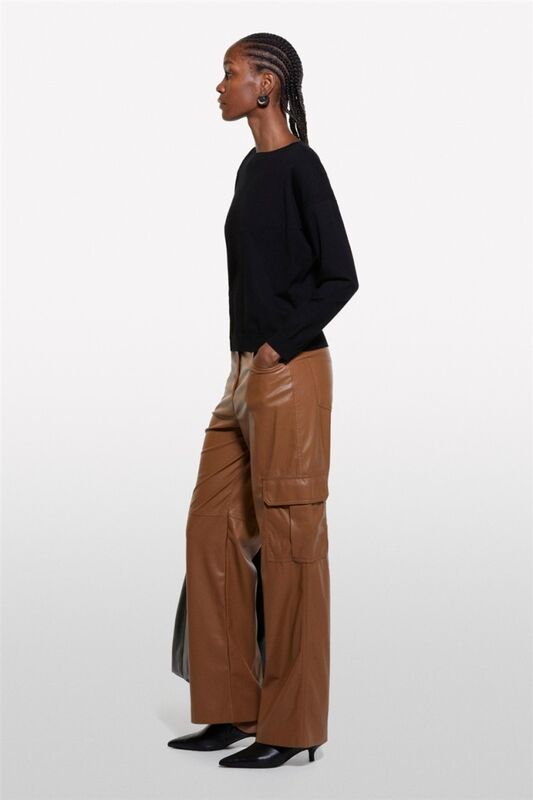 Kdn_Viskoz Karışımlı Normal Kesim Düz Kayık Yaka Kazak Kadın Siyah Kazak - 324A17Q3M103J