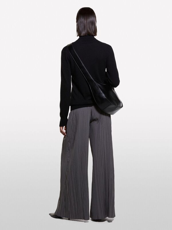 Sisley - Kdn_Yün ve Kaşmir Karışımlı Ribana Detaylı Balıkçı Yaka Kazak Kadın Siyah Kazak - 324A102HM2174