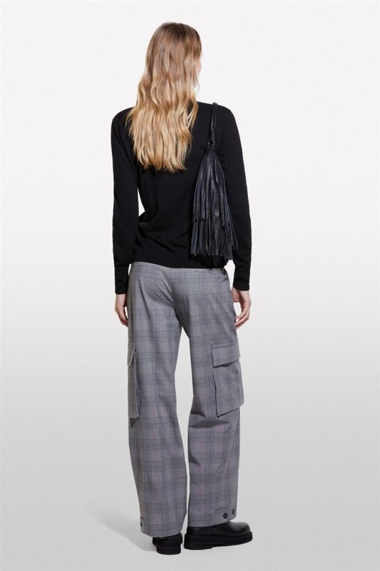 Sisley - Kdn_Yün ve Kaşmir Karışımlı Ribana Detaylı Bisiklet Yaka Hırka Kadın Siyah Hırka - 324A102HM5237