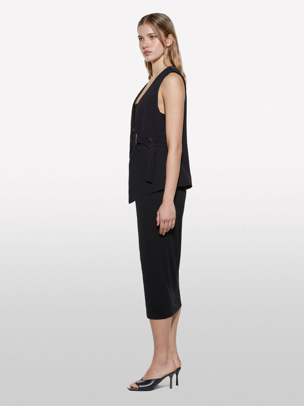 Sisley - Kemer Detaylı Düğmeli Cepli V Yaka Yelek Kadın Siyah Yelek - 325P21H1LJ00T