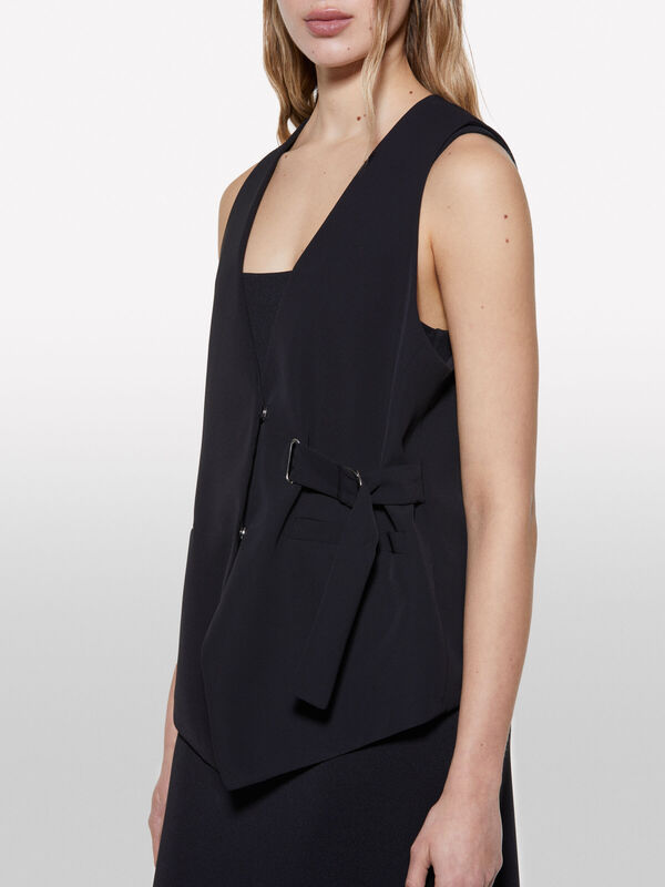 Kemer Detaylı Düğmeli Cepli V Yaka Yelek Kadın Siyah Yelek - 325P21H1LJ00T