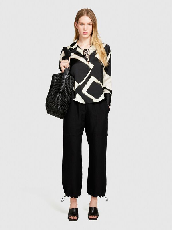 Keten Karışımlı Beli Lastikli Paçası Büzgülü Pantolon Kadın Siyah Pantolon - 324P40BRLF051